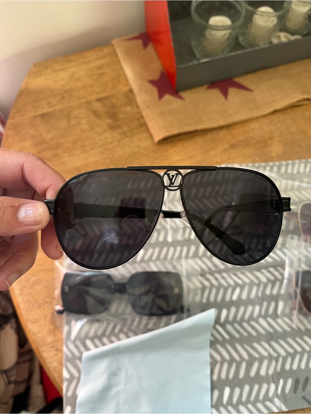 New fashionable black aviator sunglasses